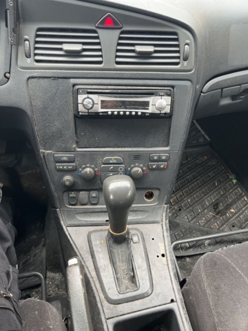 946160-31 Volvo V70 2.4T - 2002