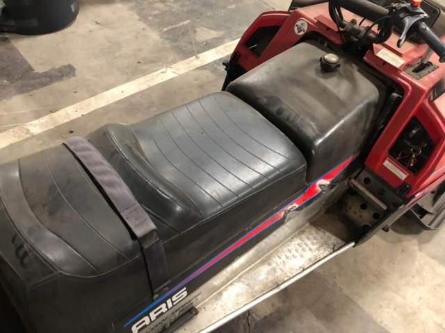 950697-9 Snowmobile POLARIS INDY WIDETRAK GT -1995 + snowmobile sled
