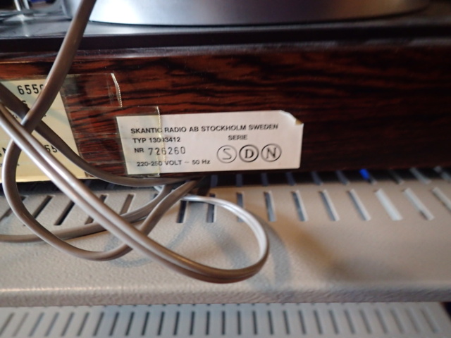 528337-7 VCR cameras and editing equipment