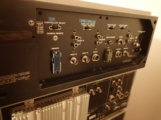 528337-20 VCR cameras and editing equipment