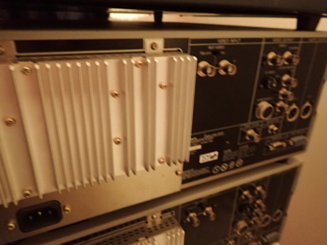 528337-22 VCR cameras and editing equipment