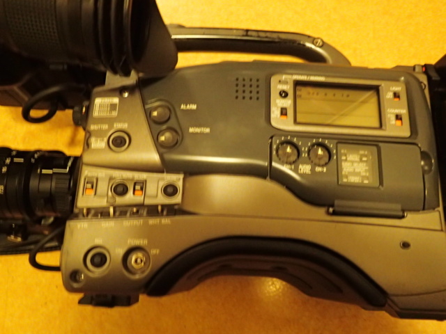 528337-46 VCR cameras and editing equipment