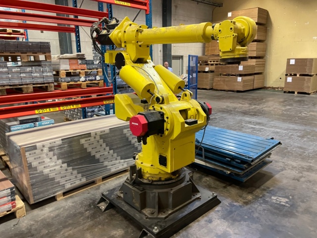 768218-2 Robot Fanuc S-Model 420F - 2 pieces