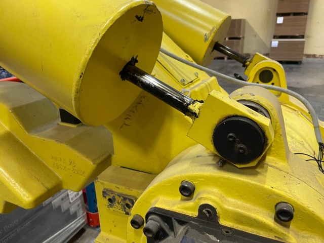 768218-16 Robot Fanuc S-Model 420F - 2 pieces