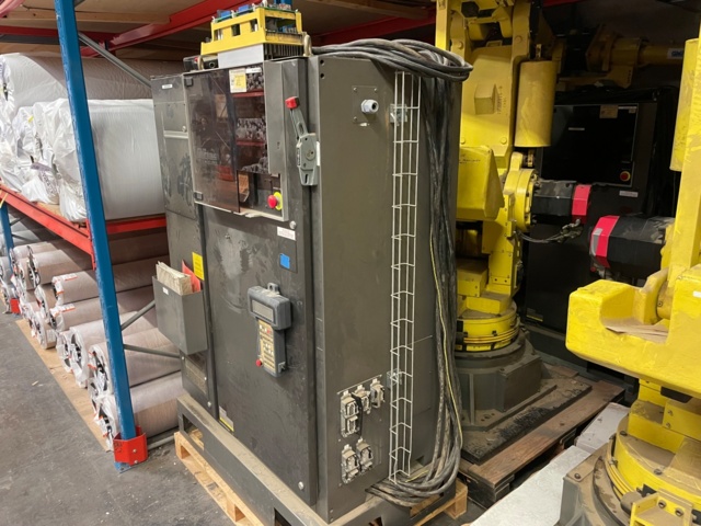 768218-24 Robot Fanuc S-Model 420F - 2 pieces