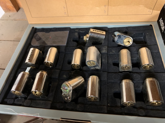 940551-3 Lock cylinders Assa 40 pcs