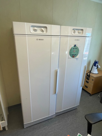 764658-1 2 drying cabinets from Bosch