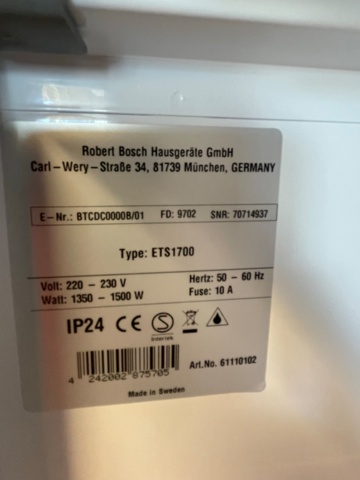 764658-2 2 drying cabinets from Bosch