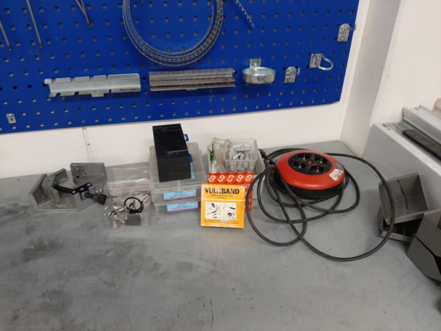 920705-8 Workbench with vise & tool board