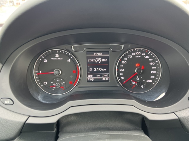 946176-34 Audi Q3 2.0 TDI quattro S Tronic -2017