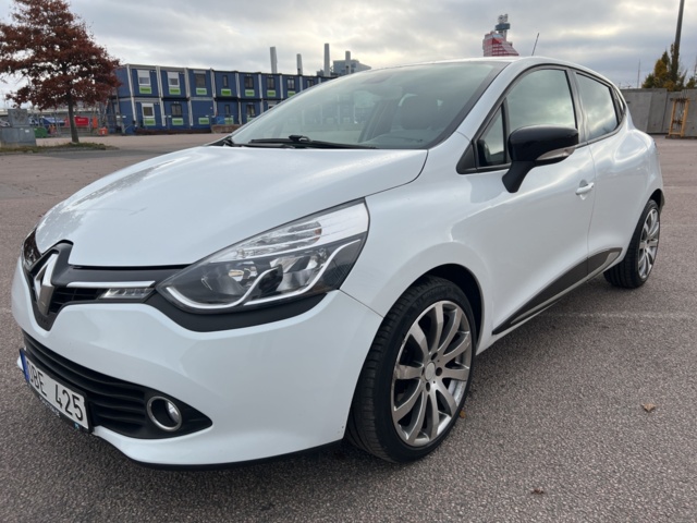 946177-1 Renault Clio 0.9 TCe Manual, 90hp, 2014