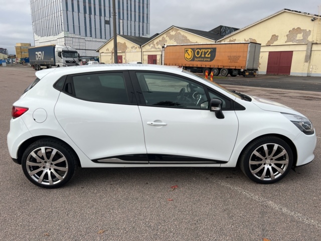 946177-6 Renault Clio 0.9 TCe Manual, 90hp, 2014