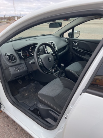 946177-23 Renault Clio 0.9 TCe Manual, 90hp, 2014