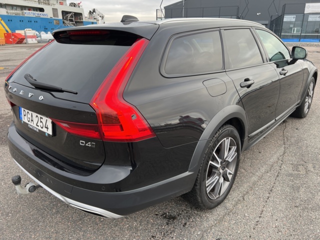 946178-5 Volvo V90 Cross Country D4 AWD - 2017