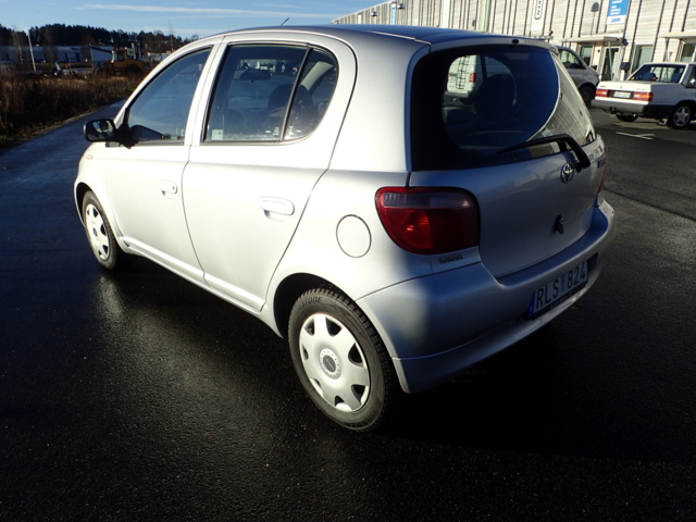 862051-7 Toyota Yaris 5-door 1.0 VVT-i - 2000