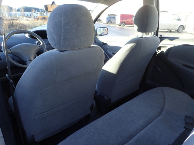 862051-61 Toyota Yaris 5-door 1.0 VVT-i - 2000