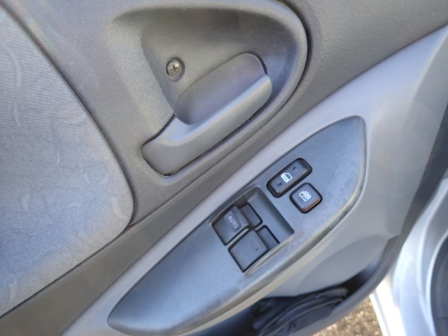 862051-71 Toyota Yaris 5-door 1.0 VVT-i - 2000