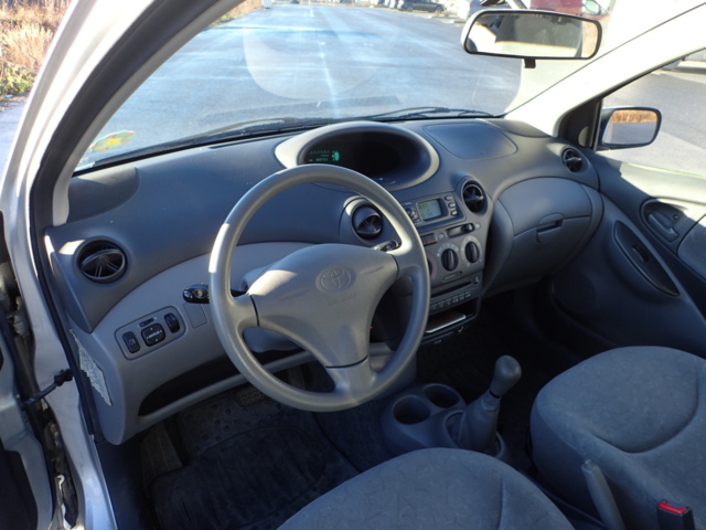 862051-73 Toyota Yaris 5-door 1.0 VVT-i - 2000