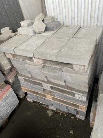 917590-12 approx. 50+ pallet mixed flagstone
