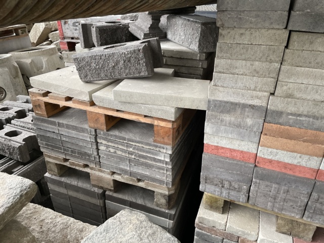 917590-14 approx. 50+ pallet mixed flagstone