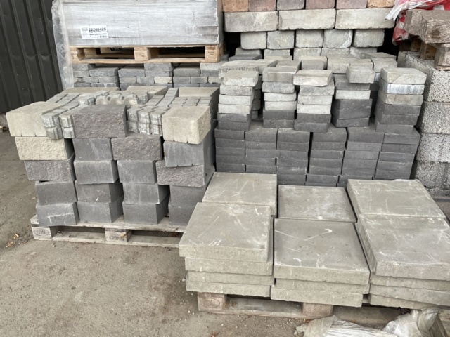 917590-28 approx. 50+ pallet mixed flagstone