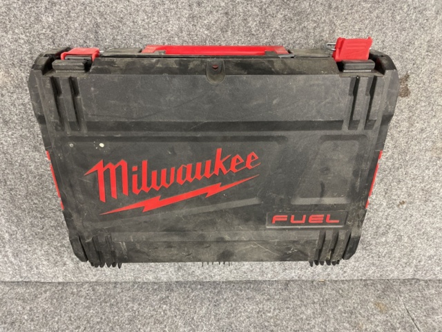 917600-6 Milwaukee drywall screwdriver and magazine