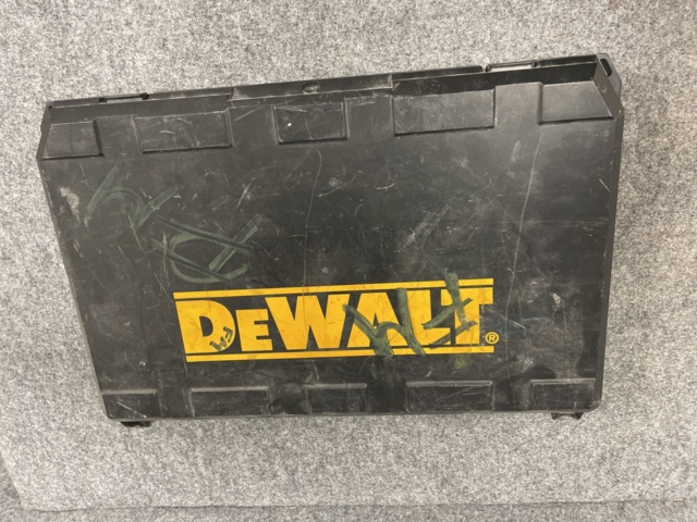 917608-5 DeWalt dust management system