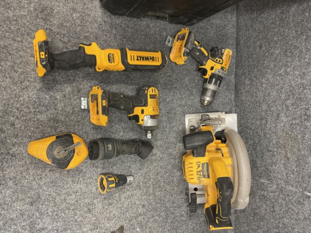 917634-1 DeWalt tools, 4 in a box