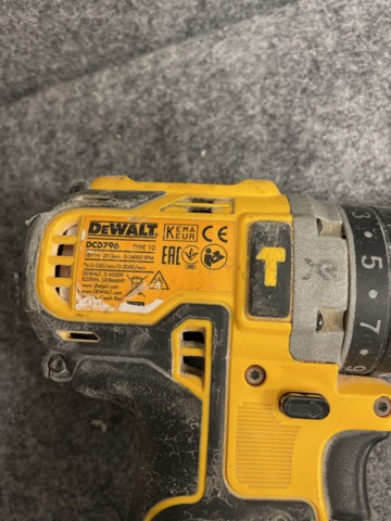 917634-12 DeWalt tools, 4 in a box