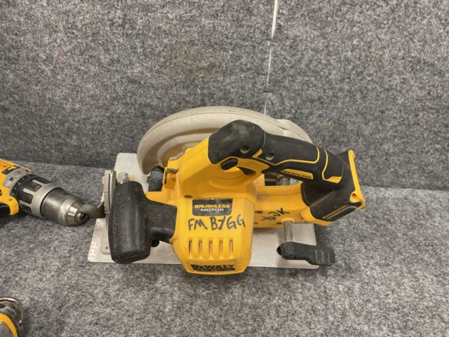 917634-8 DeWalt tools, 4 in a box