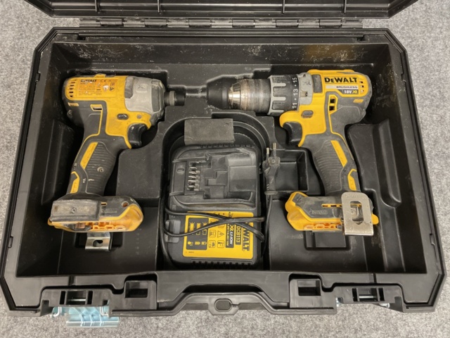 917638-1 DeWalt screwdrivers and impact screwdrivers