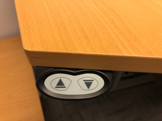 957828-6 Ergo sähköpöytä - Ei pohjahintaa