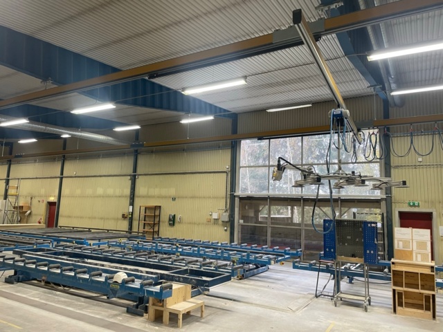 764665-3 HB system med två traverser utrustade med vakuumok