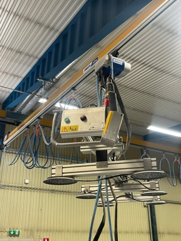 764665-15 HB system med två traverser utrustade med vakuumok