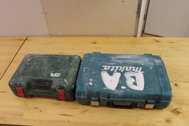 930586-6 Multitool Bosch PMF250CES + Screwdriver Makita