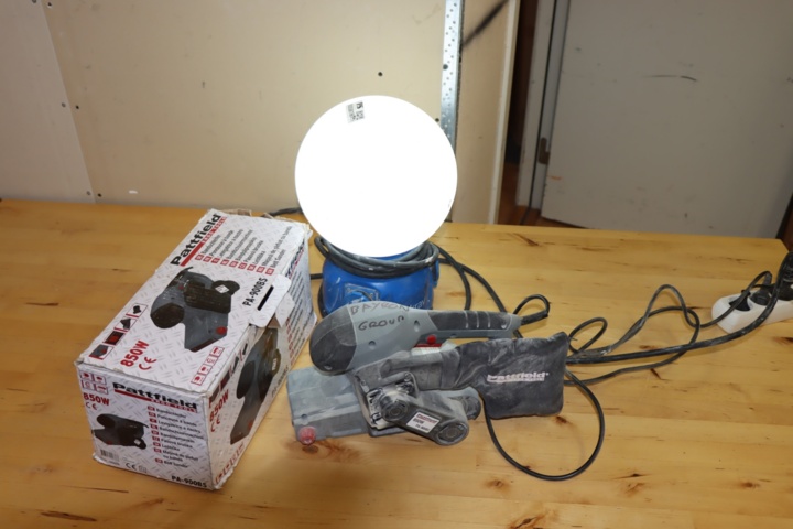 930587-5 Bygglampa + Slipmaskin Pattfield PA-900BS