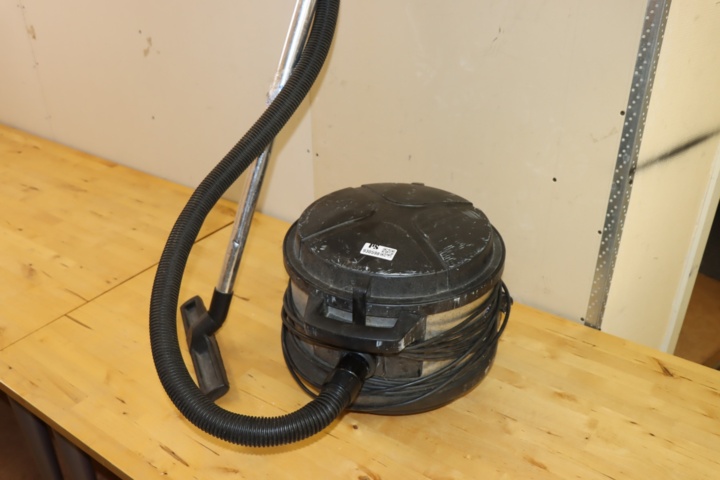 930598-1 Vacuum cleaner Nilfisk GD 930