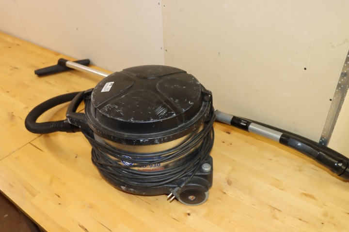 930598-5 Vacuum cleaner Nilfisk GD 930