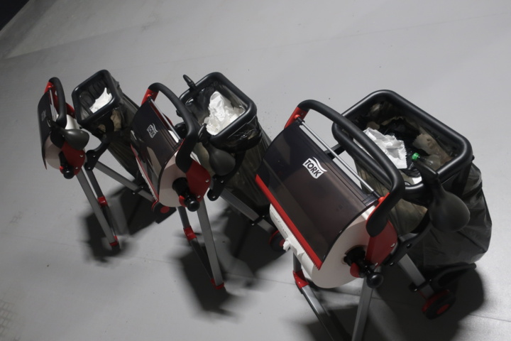 957983-5 3 TORK roll holders on wheels with integrated dustbin