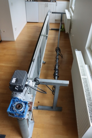 930603-8 Conveyor belt 4m motor driven