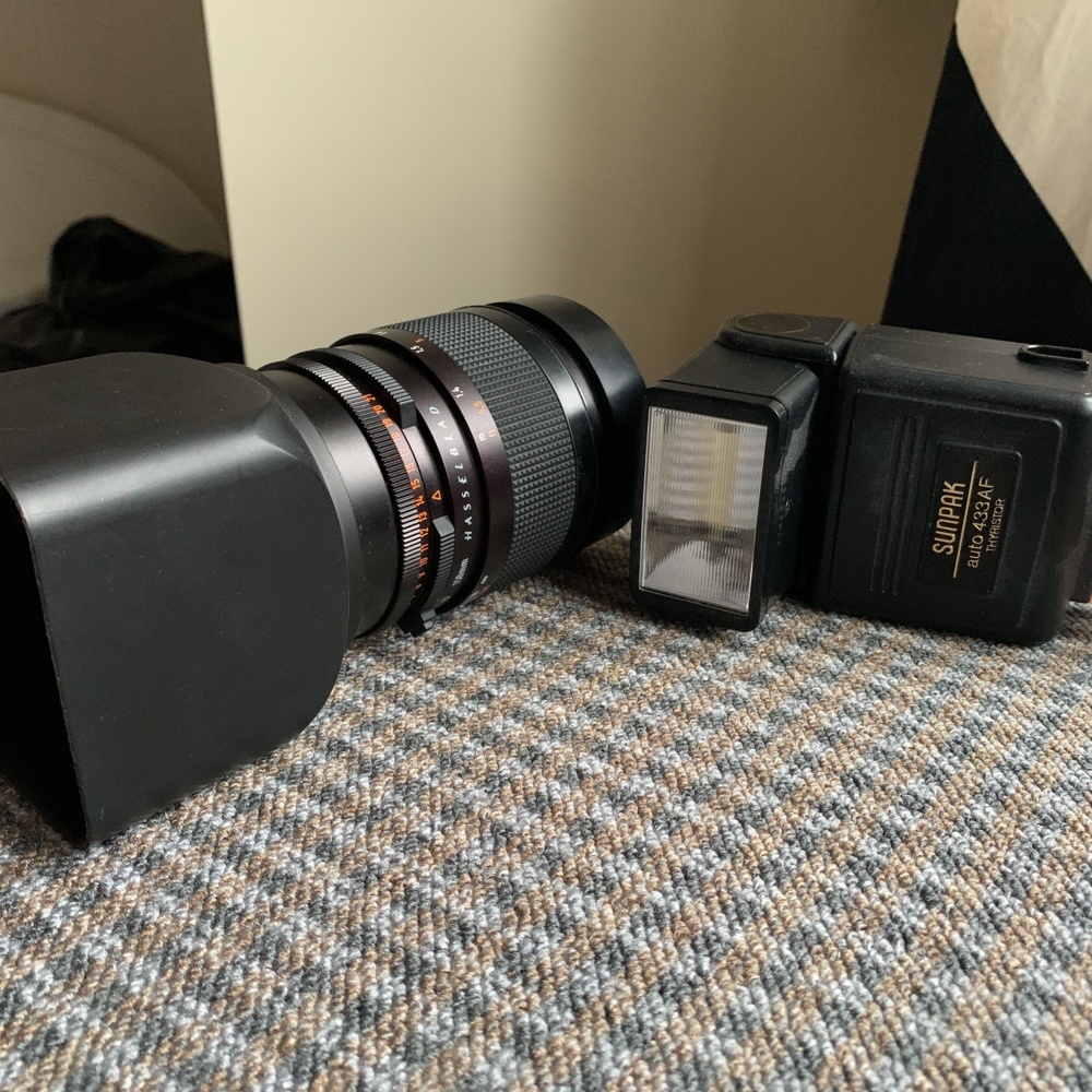 Lens Hasselblad Carl Zeiss Sonnar 4/150 | PS Auction
