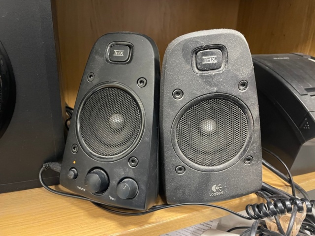 917537-2 Speaker 2.1, receipt printer, router and network switch