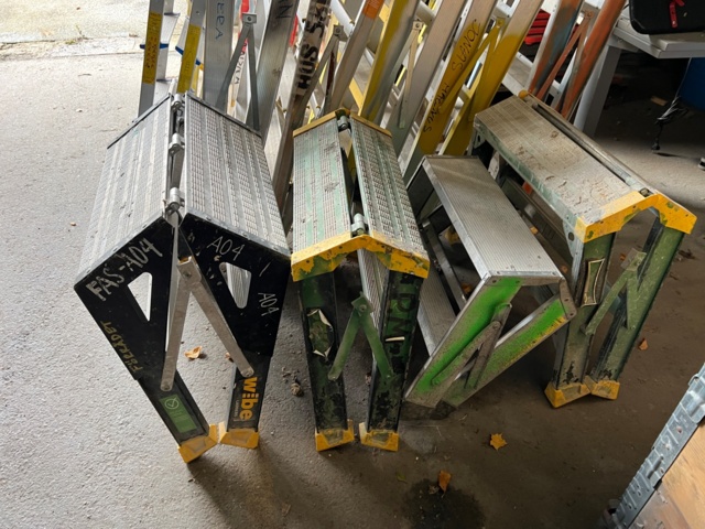 869501-2 Collection of work trestles, 14 pcs