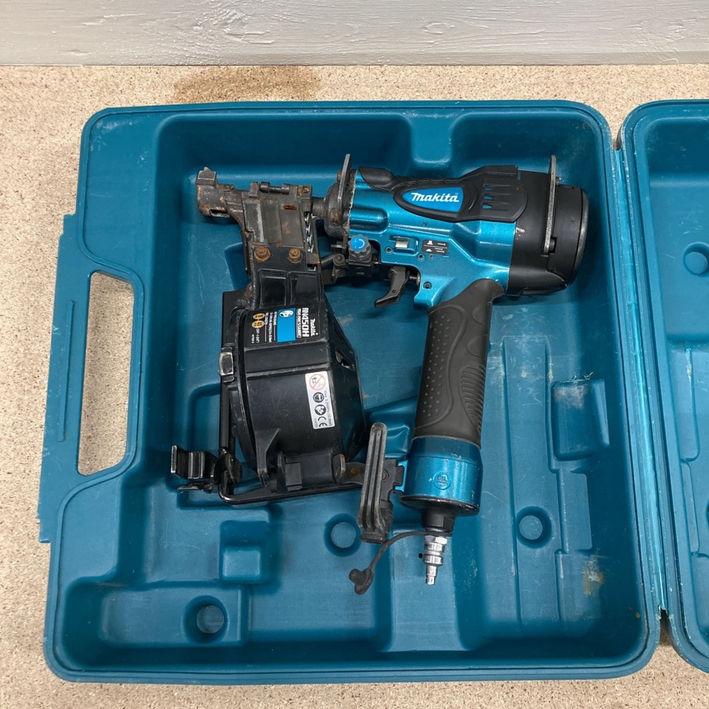 955743-1 Nail gun Makita AN450H