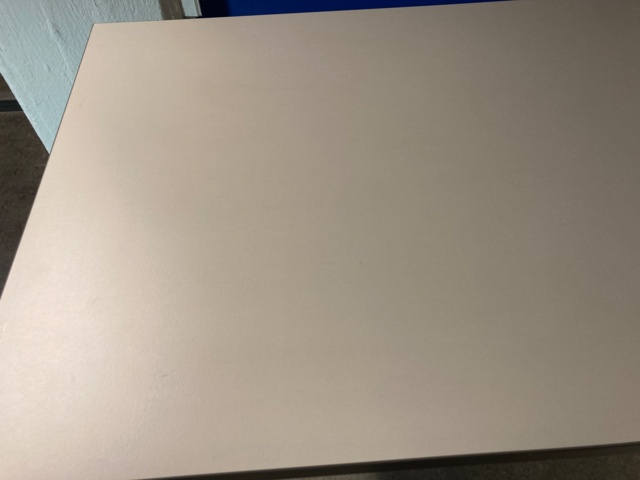 958654-4 Isku sivupöytä