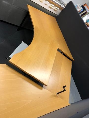 958678-3 Työpiste: pöytä, sermit ja laatikosto - Ei pohjahintaa