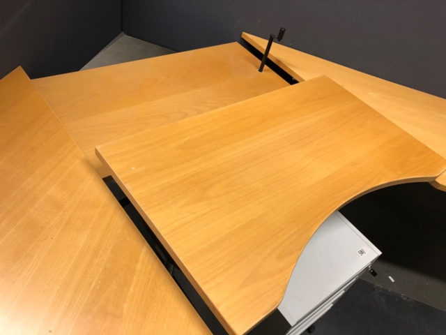 958678-5 Työpiste: pöytä, sermit ja laatikosto - Ei pohjahintaa