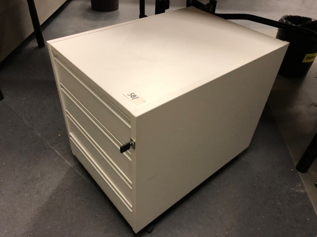 958678-8 Työpiste: pöytä, sermit ja laatikosto - Ei pohjahintaa