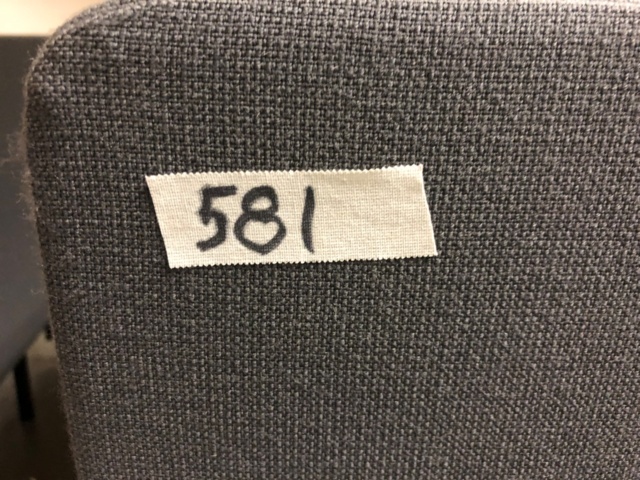 958678-12 Työpiste: pöytä, sermit ja laatikosto - Ei pohjahintaa