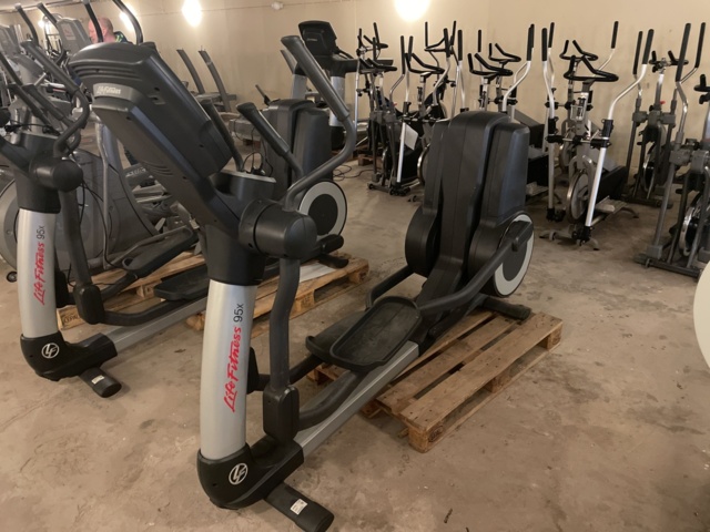 768255-1 Crosstrainer Life Fitness 95x